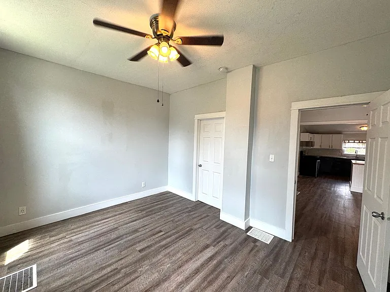 1242 Cottage Ave — Photo 13