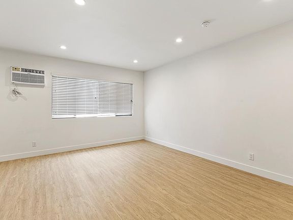 5th image of 3314 Mentone Ave #9A
