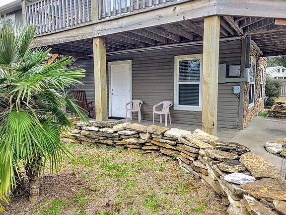 3rd image of 410 Traylor Blvd