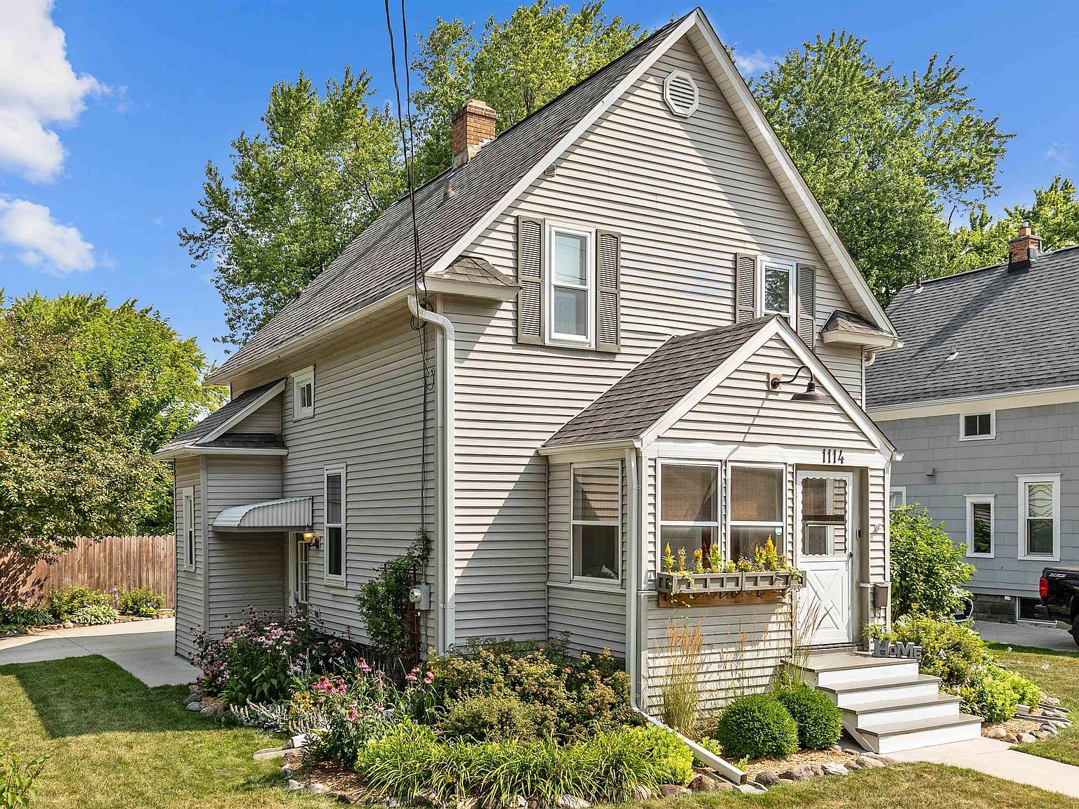 1114 W 5th St, Appleton, WI 54914 Zillow