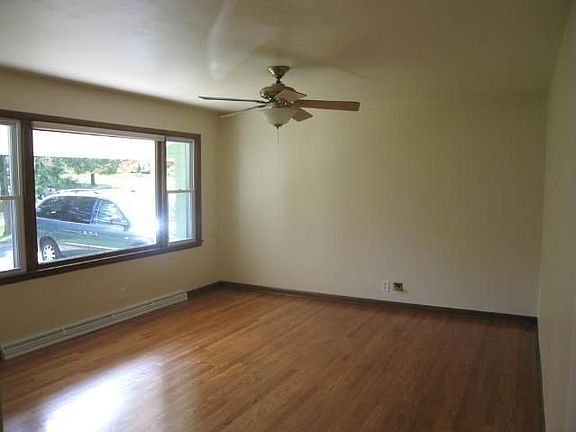 2nd image of 5735 S Lochleven Ln
