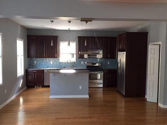 Kitchen/pantry