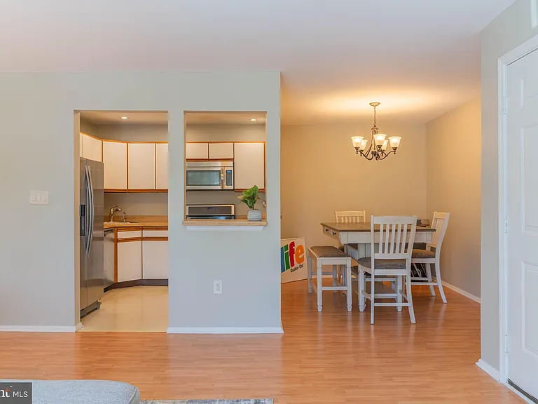27 Chambord Ct — Photo 8