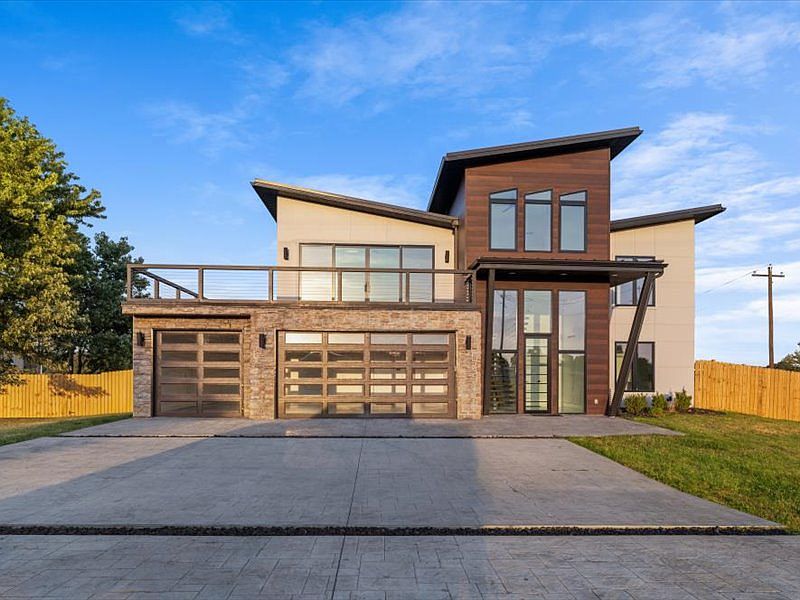 1st image of 4633 Robins Rd