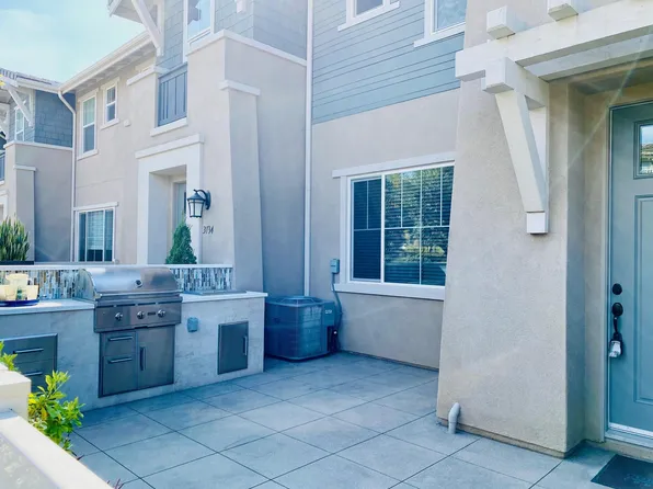 3130 Ceja Pl, Carlsbad, CA 92010