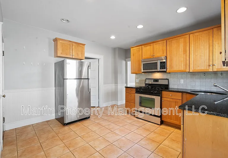 146 Beech St #1 — Photo 3
