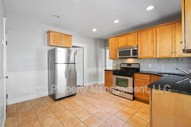 Building Photo - 146 Beech St #1