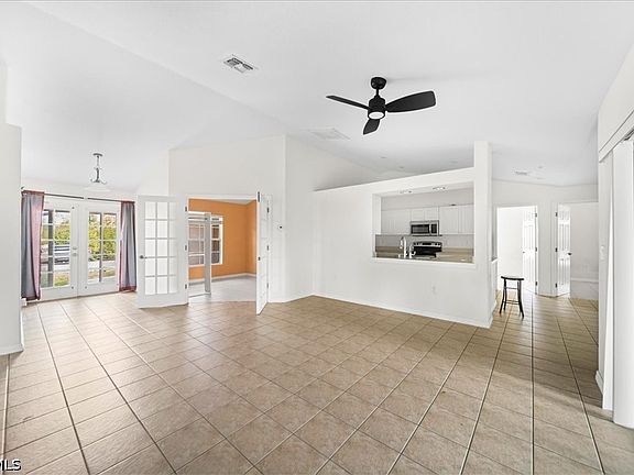 2nd image of 1019 Angelo Ave