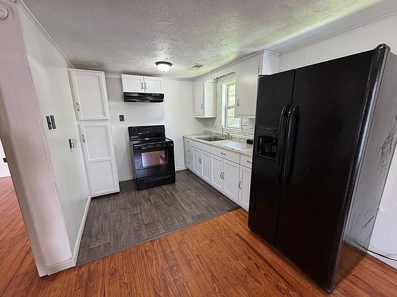2nd image of 108 Miller Ave #B