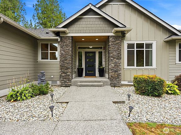 3rd image of 28613 74th Drive NE