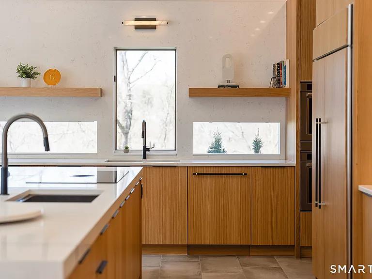 294 E Middle Patent Rd — Photo 32