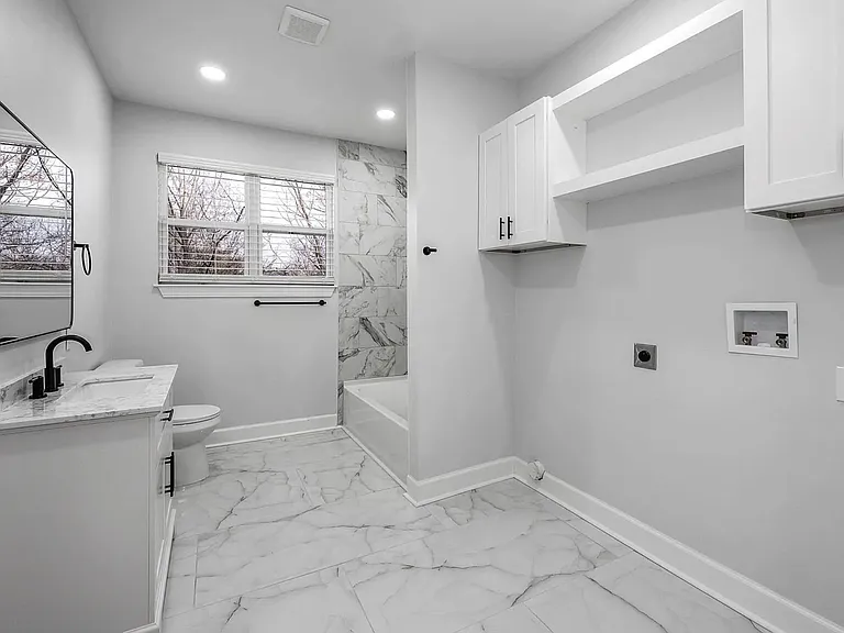 1105 W 24th St — Photo 10
