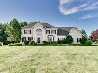 4 Dutchess Dr, Allentown, NJ 08501