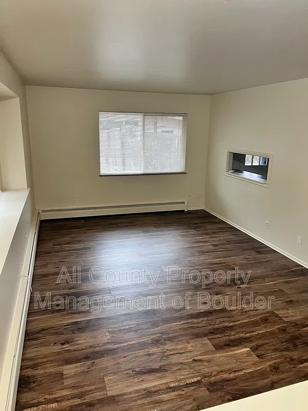 2 bed, 1.0 bath, 1400 sqft, $2,300 — Photo 1