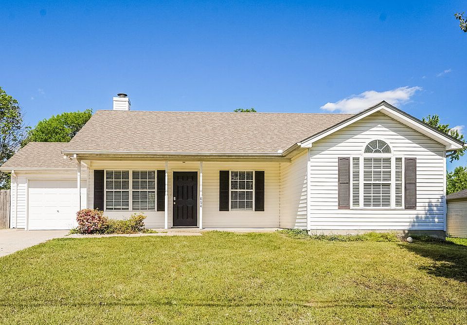 1st image of 864 Lavergne Ln