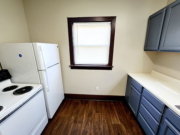 3rd image of 2155 Linden Ave NE