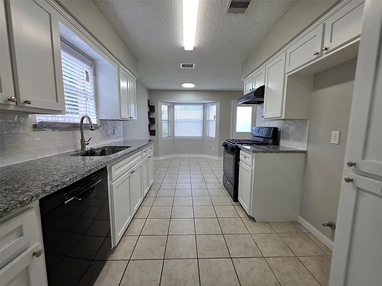 6607 Rockfield Dr — Photo 5