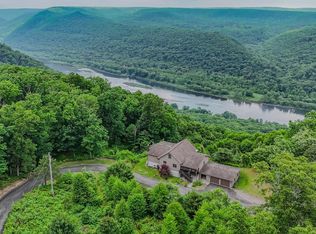 830 White Rock Ln, Mill Hall, PA 17751