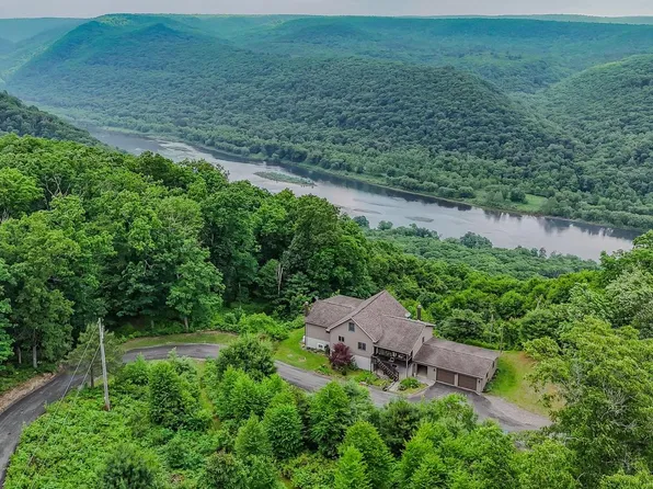 830 White Rock Ln, Mill Hall, PA 17751