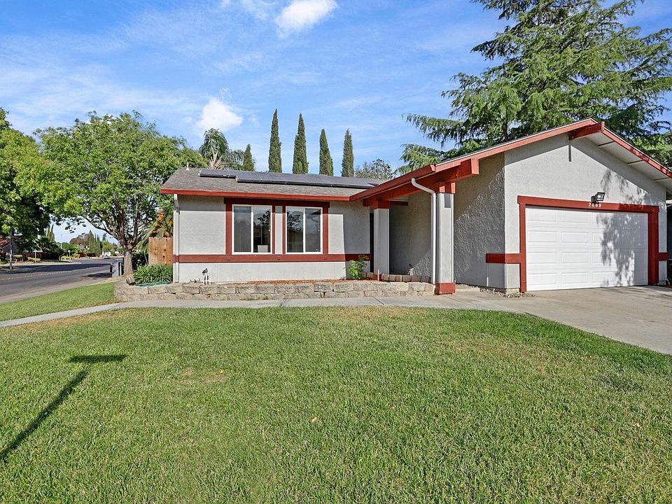 1st image of 2880 N Georgia Ct