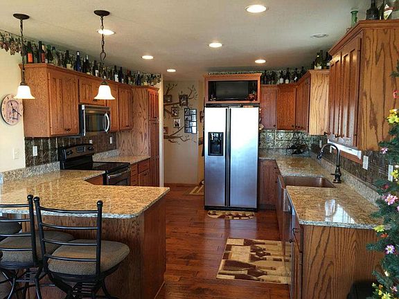 2nd image of 82 Woodlyn Dr