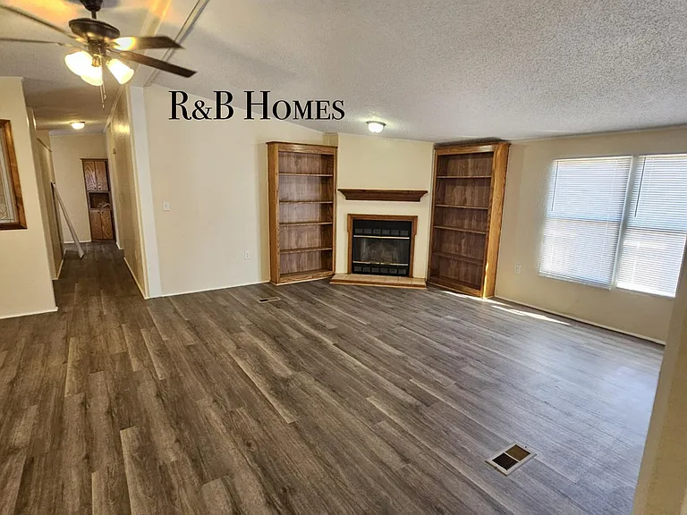 326 Johnston Dr — Photo 5