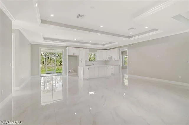 3 bed, 2.0 bath, 1735 sqft, $3,400 — Photo 2