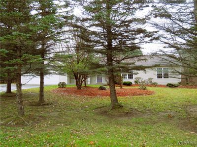 1657 S Creek Rd, Derby, NY, 14047