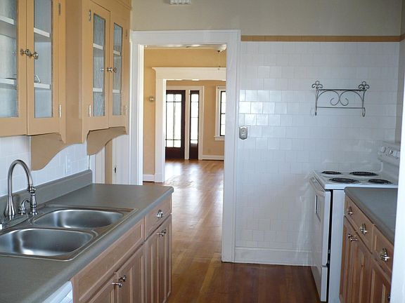 4th image of 5503 Tracy Ave
