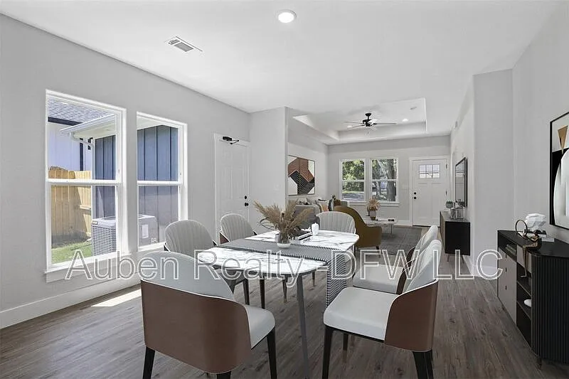 3 bed, 2.0 bath, 1341 sqft, $1,550 — Photo 4