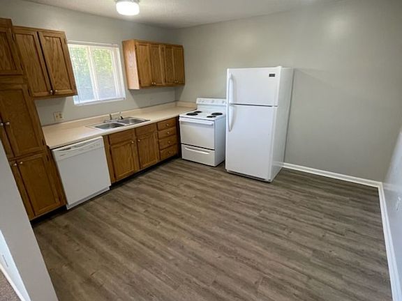 4th image of 1002 Salisbury St APT 6-B