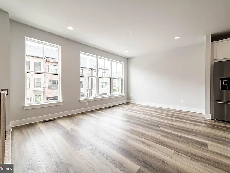 6227 Almerico Pl — Photo 21