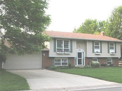 1st image of 113 E Woodview Ct