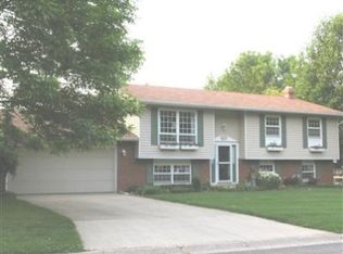 113 E Woodview Ct, Valparaiso, IN 46383