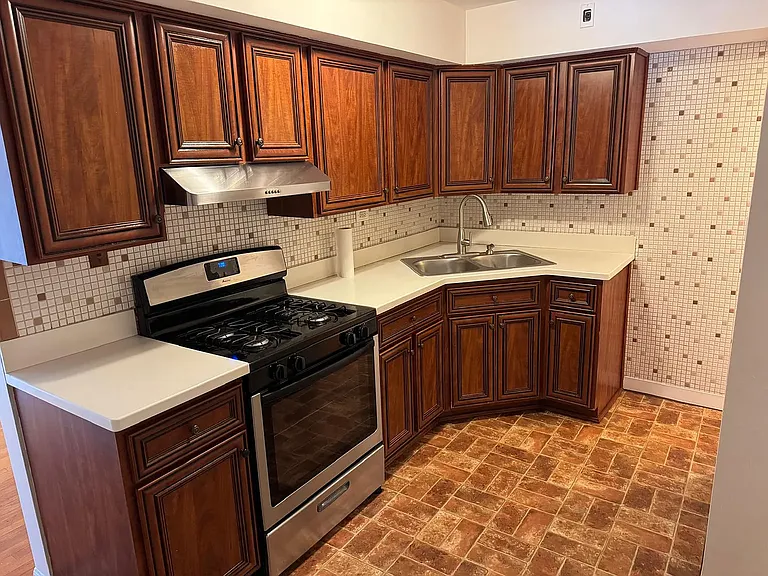 214 Chicago Ave #3 — Photo 4