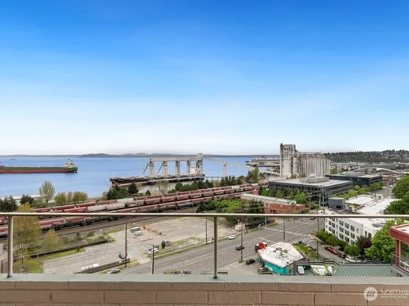 521 5th Avenue W #805, Seattle, WA 98119