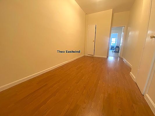 5th image of 317 Harman St APT 1L