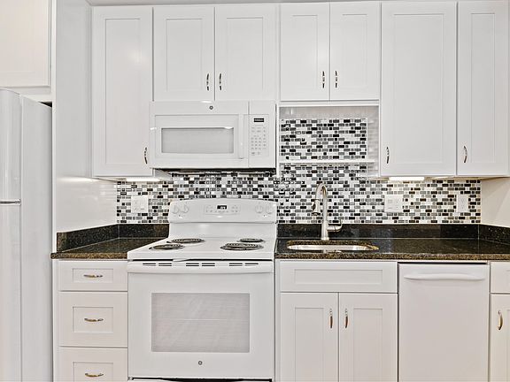 2nd image of 535 16th St NE #3