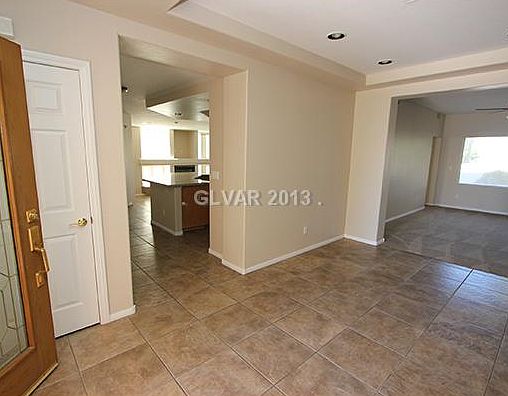 3rd image of 8752 Castle Hill Ave