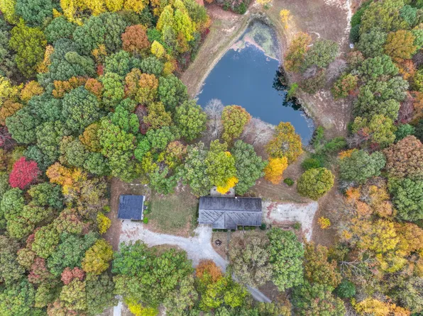 630 N Davidson Rd, Bon Aqua, TN 37025