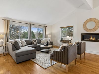 14401 Tonka Downs Dr, Minnetonka, MN, 55345