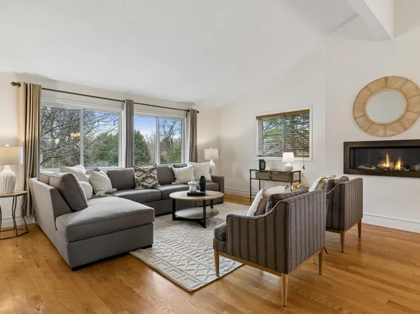 14401 Tonka Downs Dr, Minnetonka, MN 55345