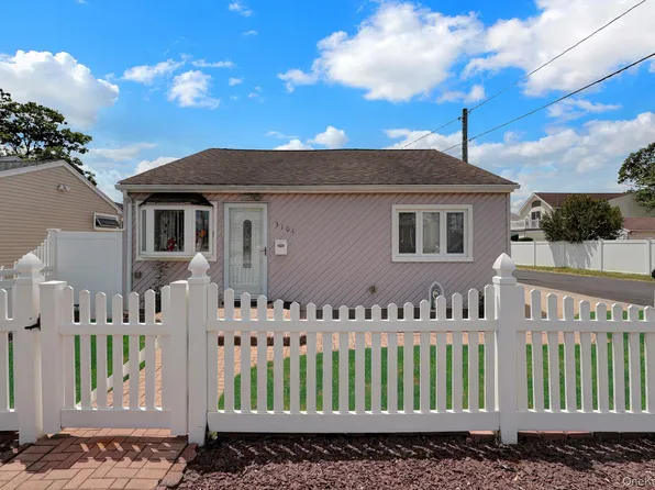 3104 Royal Avenue, Oceanside, NY 11572