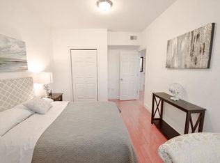 1030 Wood St #3R, Philadelphia, PA 19107