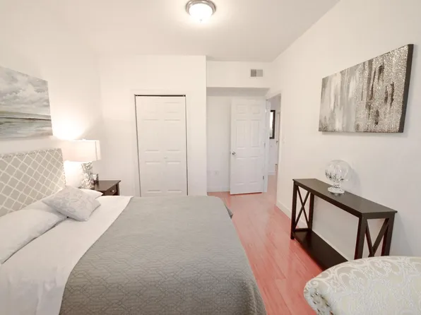 1030 Wood St #3R, Philadelphia, PA 19107