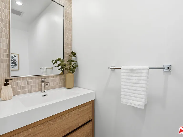 4095 Sawtelle Blvd #C — Photo 17