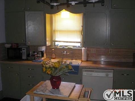 2nd image of 1609 1st St
