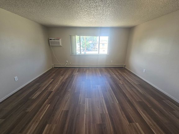 5th image of 1691 Moore Ave #3