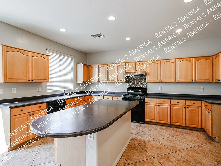 1155 E Winchester Pl — Photo 19