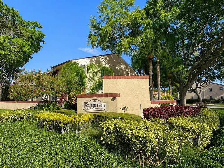 6585 Somerset Dr #103 — Photo 32
